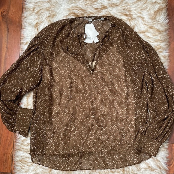 Vince Starry dot shirred-neck blouse - Picture 5 of 13